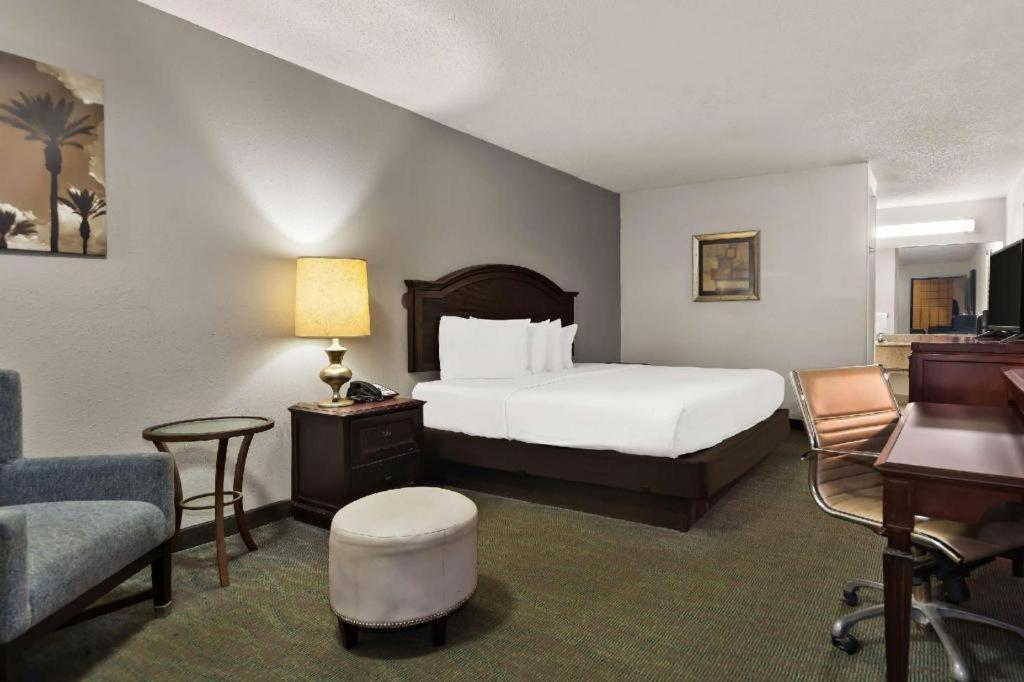 Rodeway Inn Ламбертон Экстерьер фото
